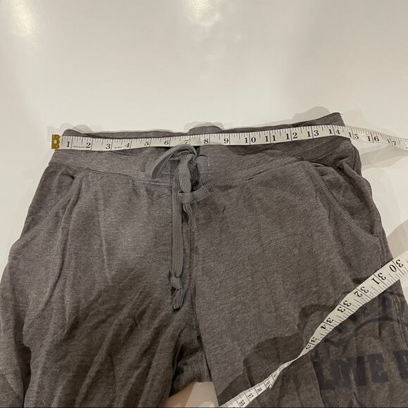 Pink Victoria’s Secret Gray Mid Rise‎ Capri Sweatpants Size XS - Picture 7 of 9